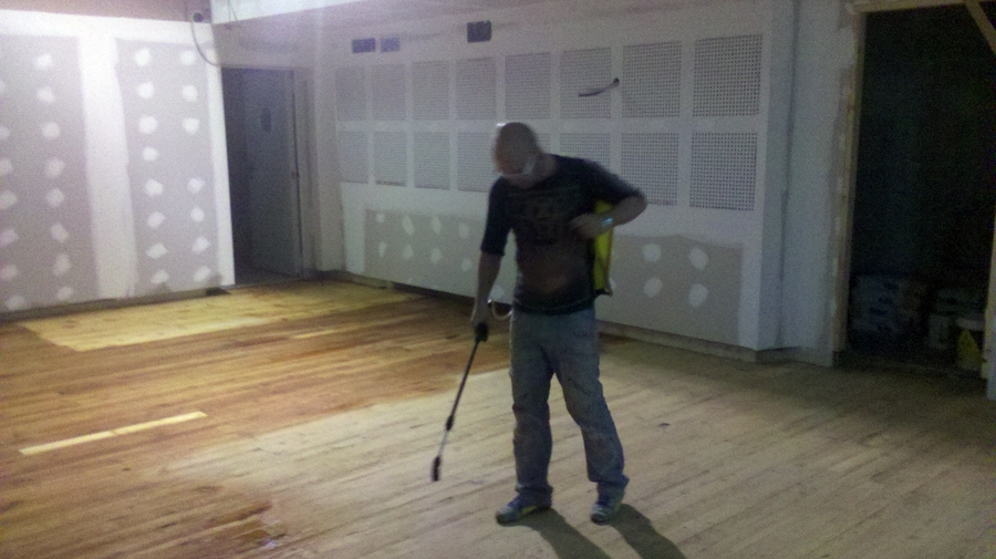 Trabajos relizados en teatro en vitoria desbaste y tratamiento polilla y termitas