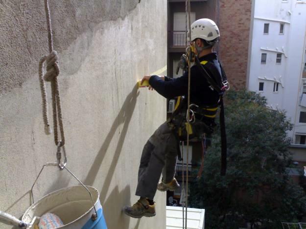 Trabajos verticales en fachadas
