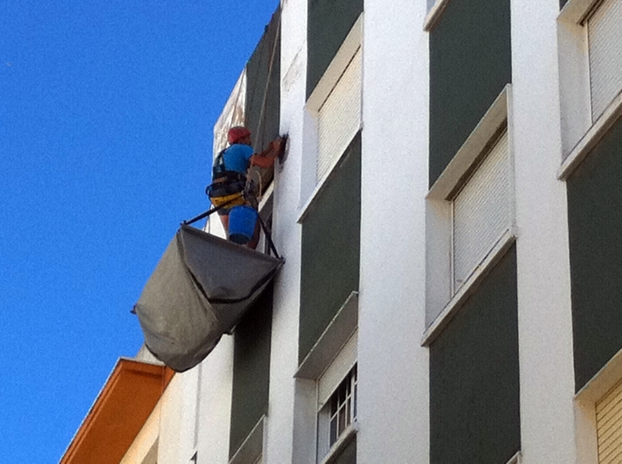Tratamiento de fisuras en fachada