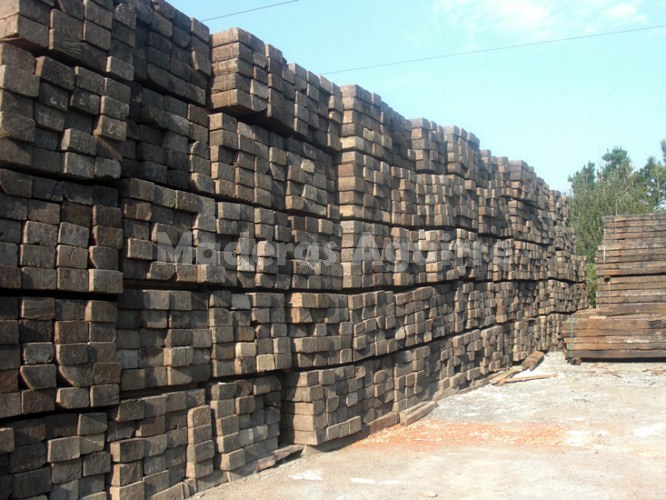 Traviesas de tren recuperadas roble