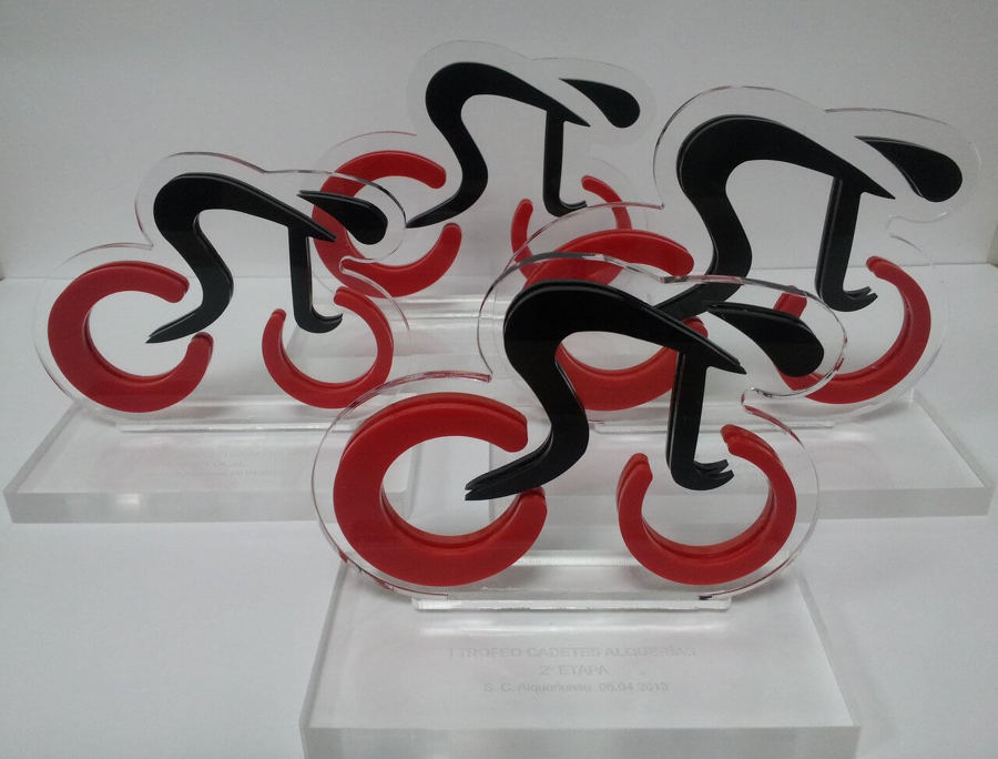 Trofeos personalizados en metacrilato