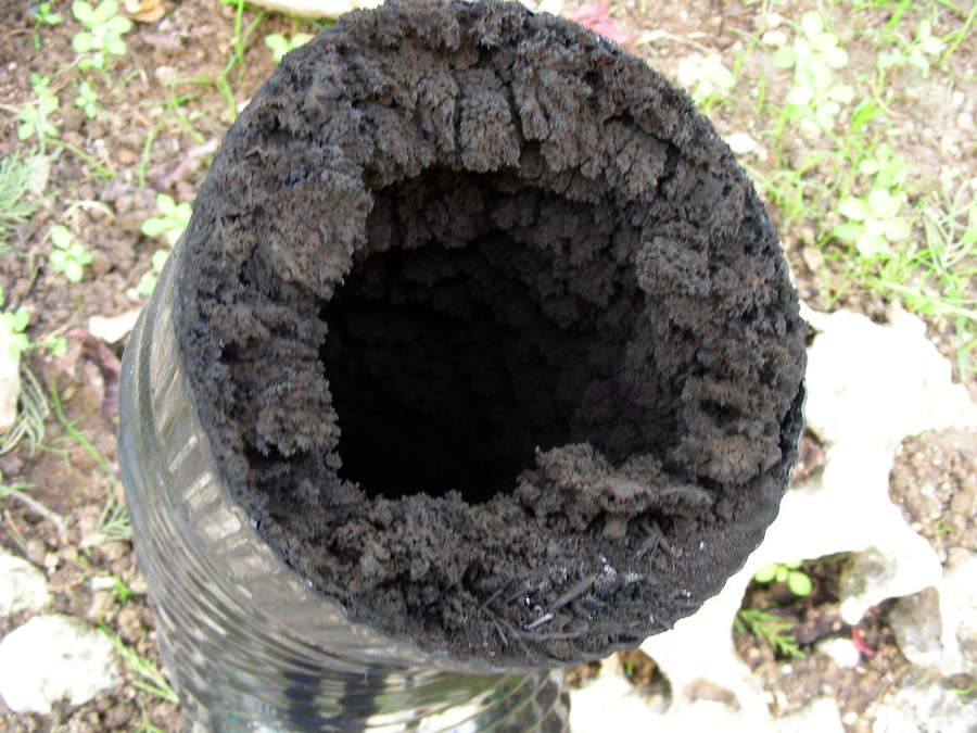 Tubo de estufa muy muy sucio