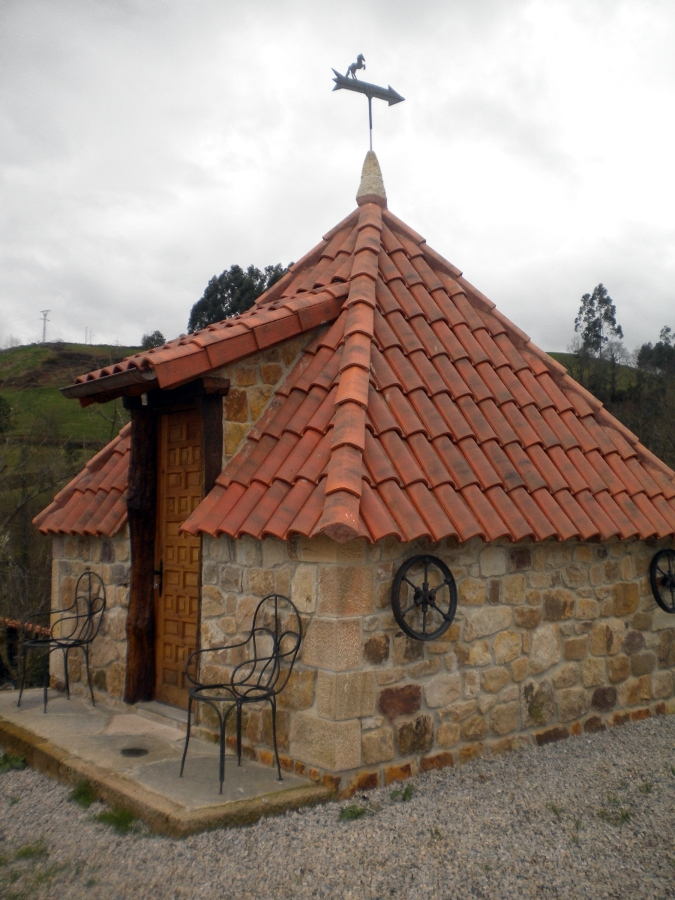txokos, casitas de labranza, leñeras, para la mascota.