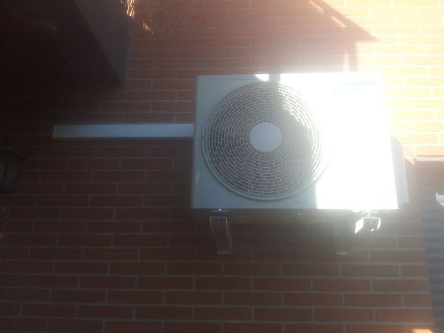 UNIDAD EXTERIOR AIRE ACONDICIONADO