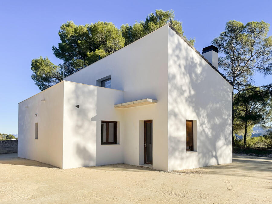 Nueva construcción de pequeño chalet