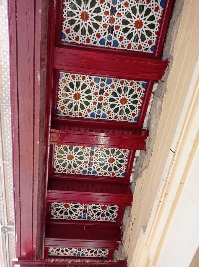 Restauración de balcón edificio casco histórico