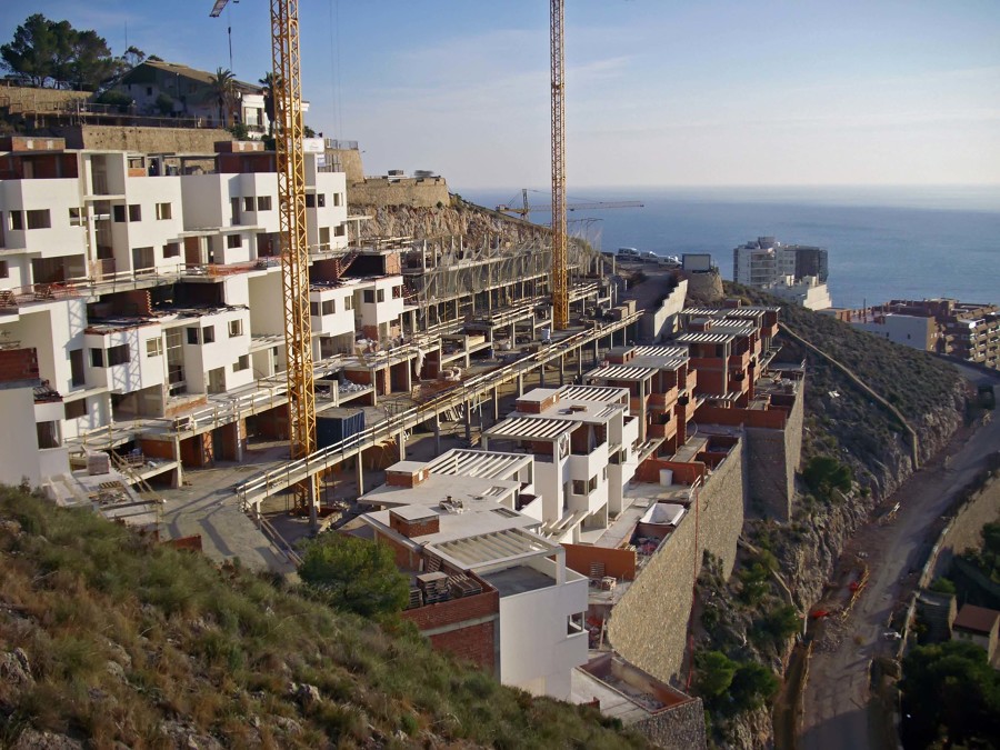 URBANIZACIÓN FARO DEL MEDITERRANEO (CULLERA)