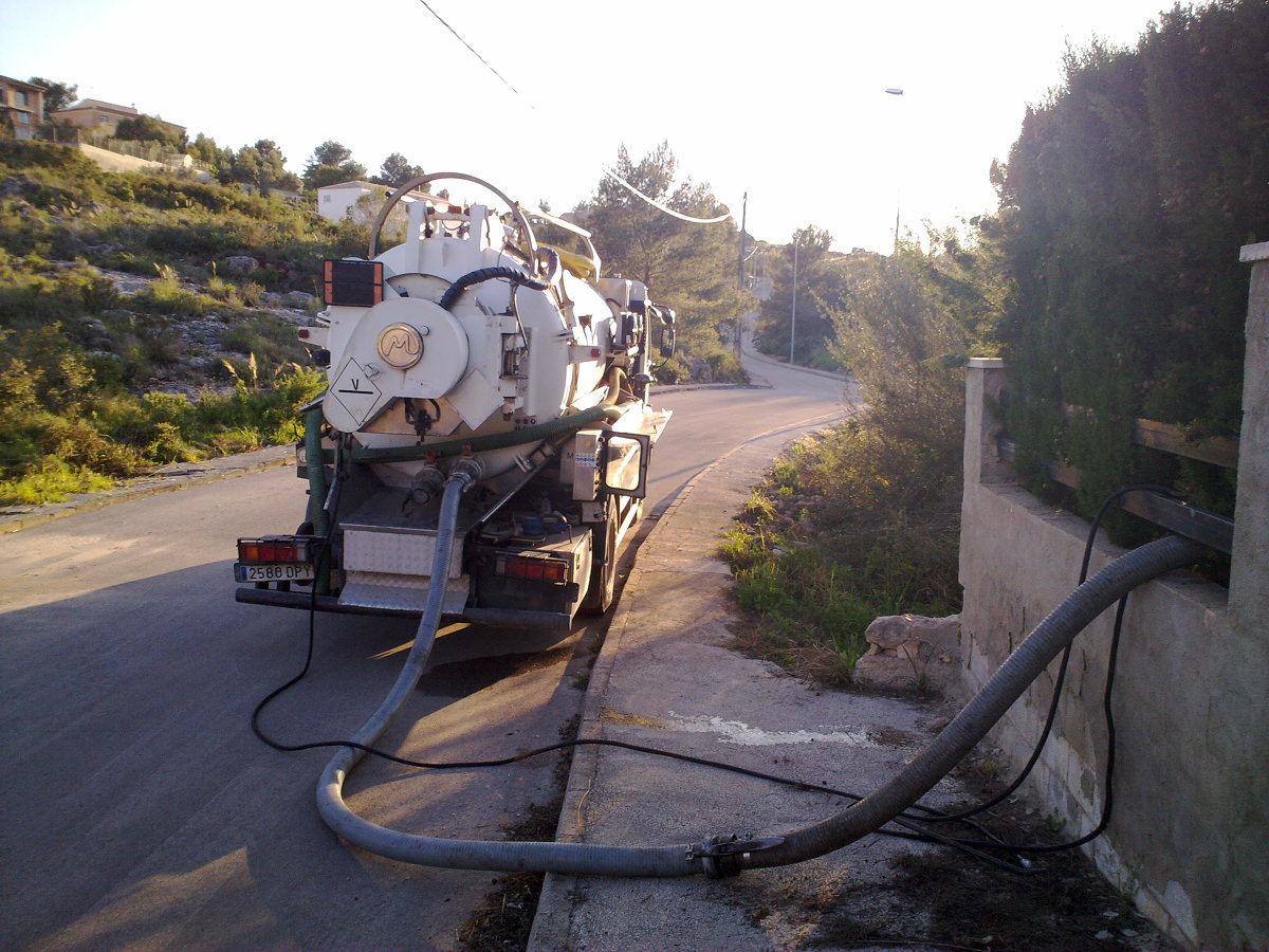 VACIADO DE FOSA SÉPTICA EN CHALET PARTICULAR