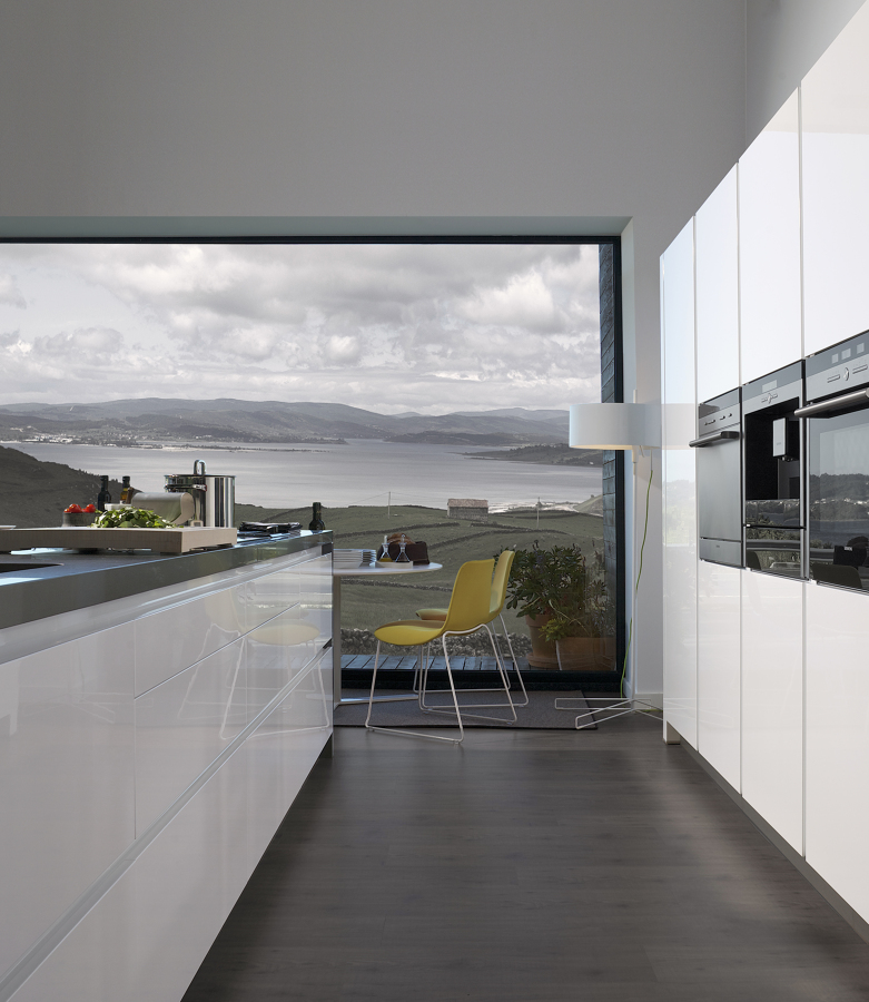 Cocina lacada sistema apertura gola