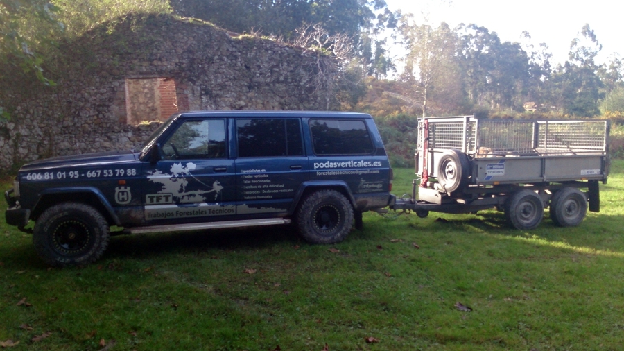 VEHÍCULO DE TRABAJO