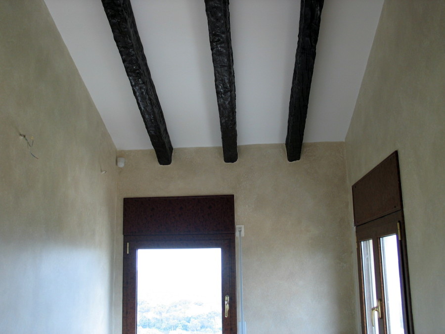 Veladura en paredes a un color.