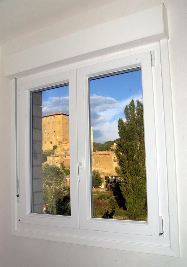 Ventana con persiana minibloc
