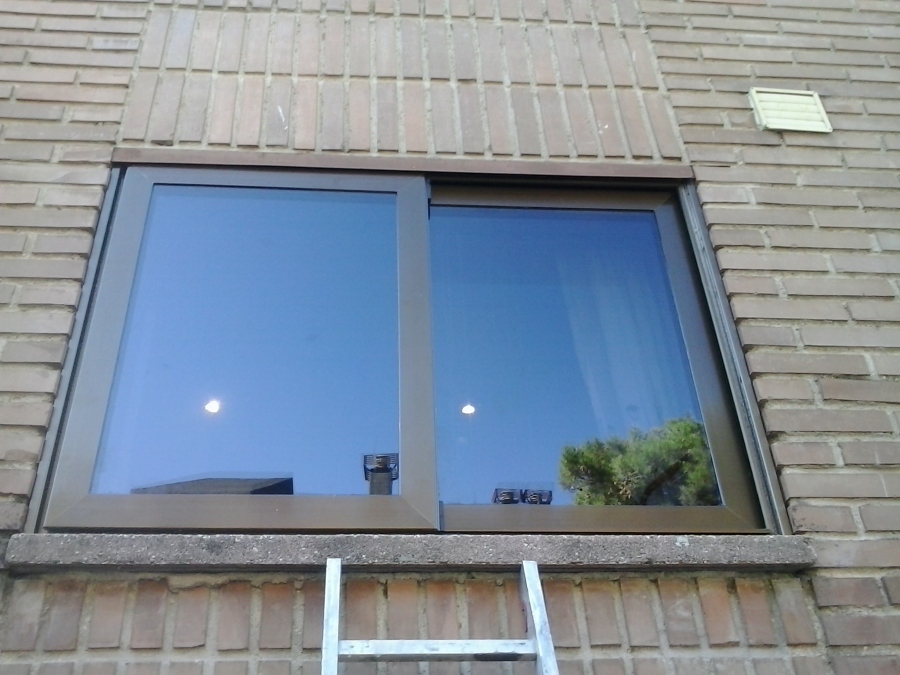 ventana de aluminio bronce