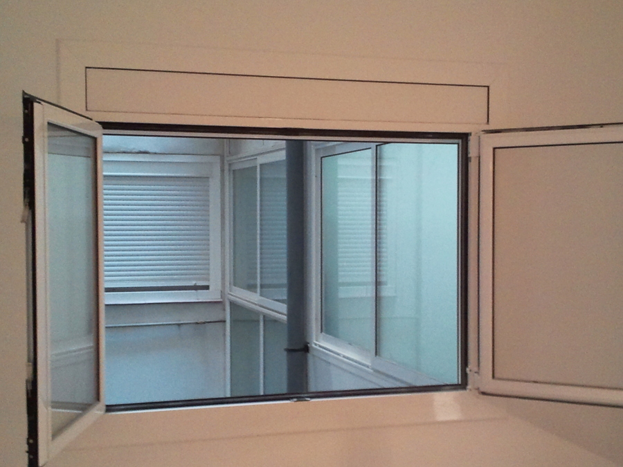 ventana monoblock compacta 2h oscilbatientes serie A40JC