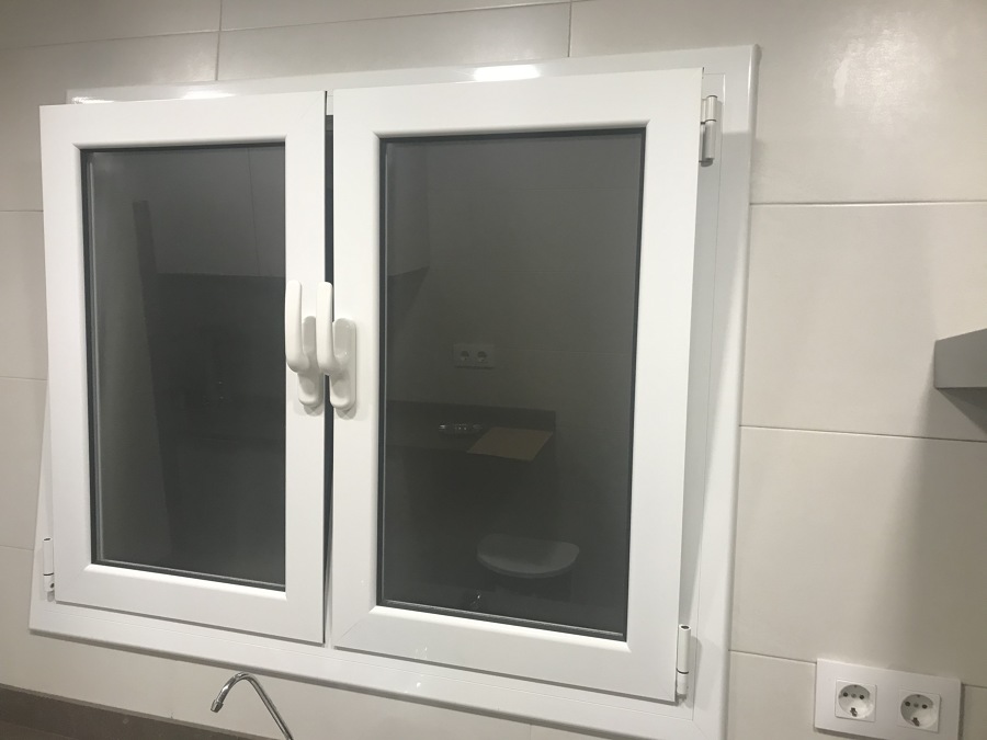 Alicatado e instalación enchufes