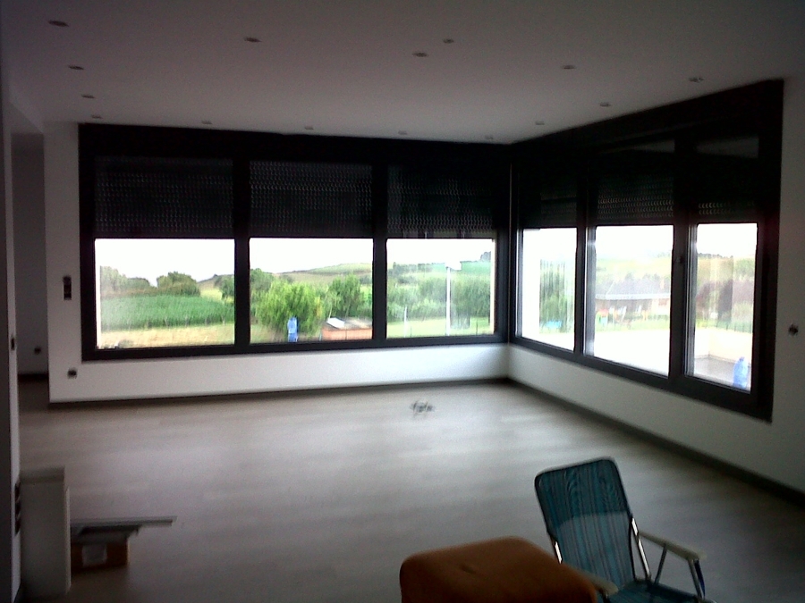 ventanas y suelo planta 1ra, obra nueva