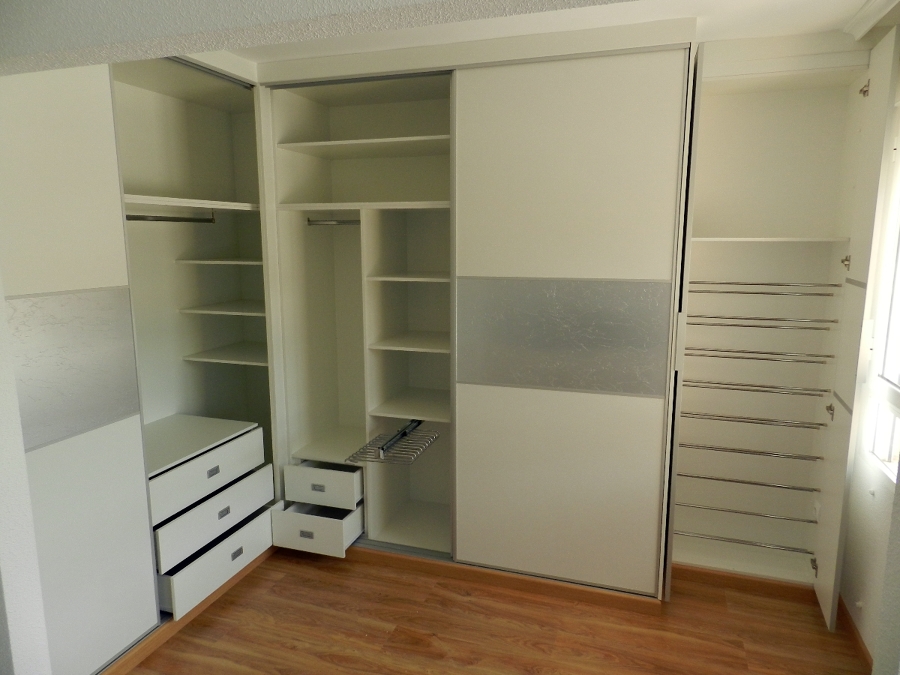 Vestidor a medida (puertas correderas)