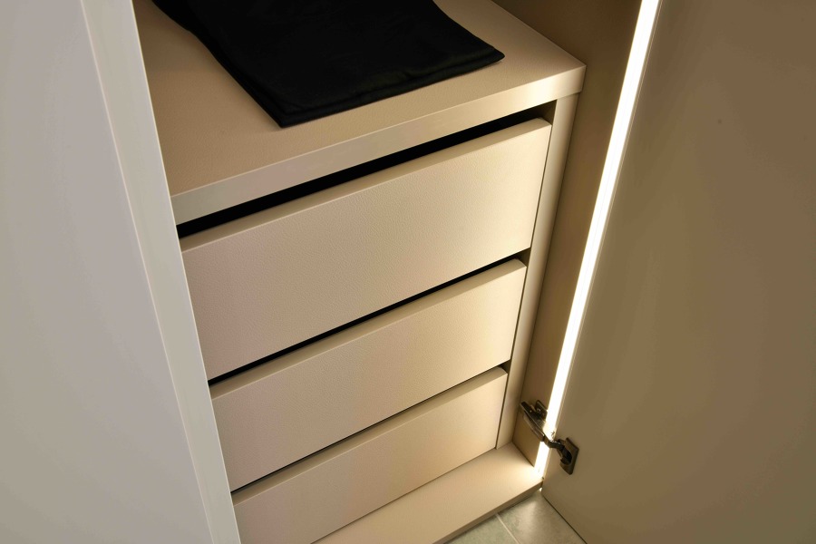 Detalle cajonera armario