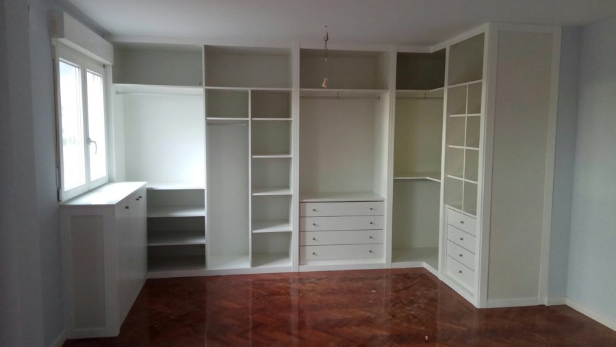 VESTIDOR  EN BLANCO