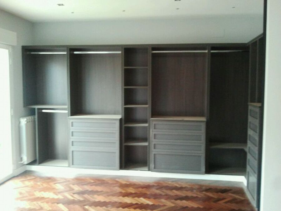 Vestidor en color roble ceniza