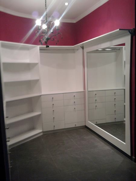 Vestidor en forma de curva