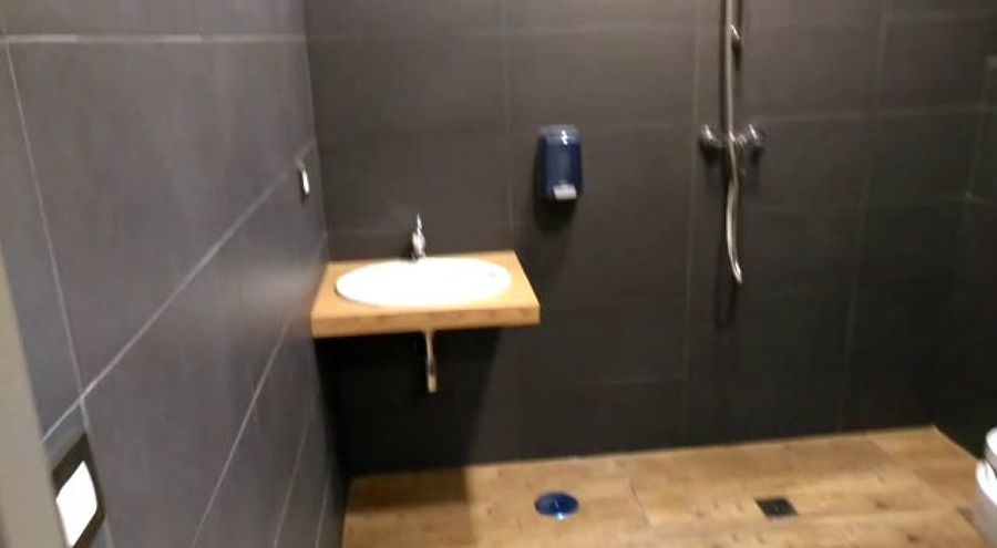 baño de minusvalido