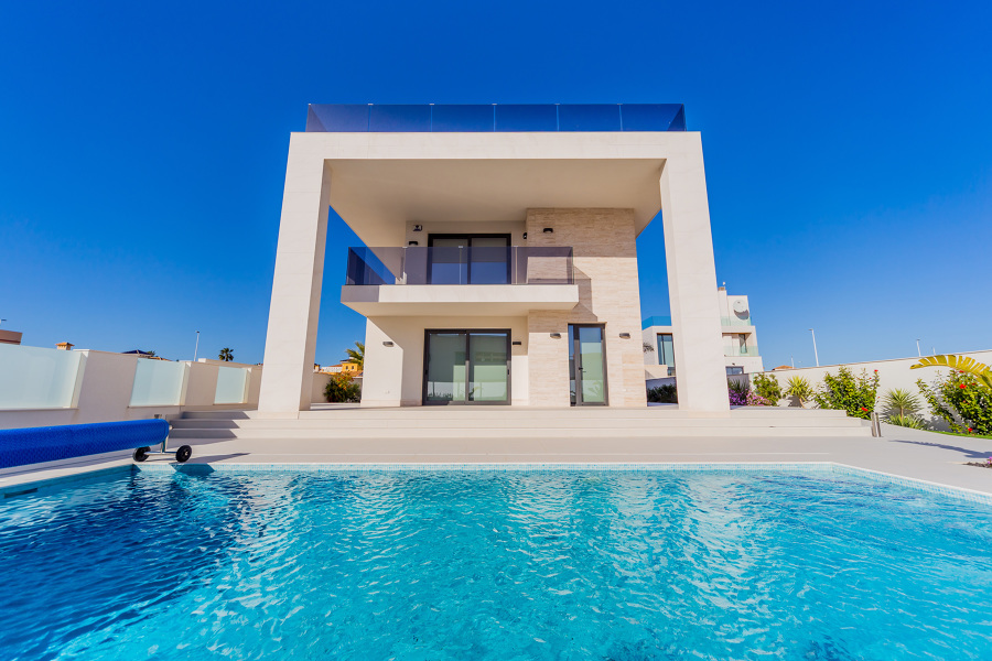 VILLA DE LUJO MINIMALISTA