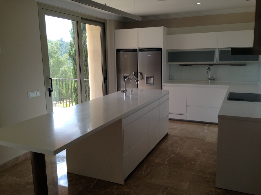 Vista de la cocina de la villa de lujo 