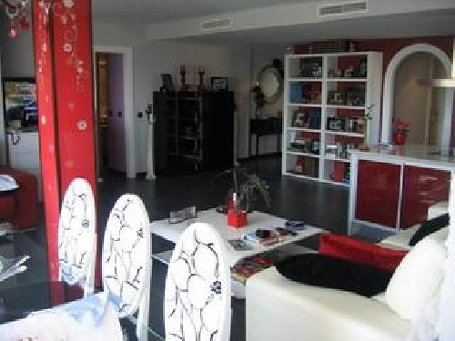 vista de salon decorado