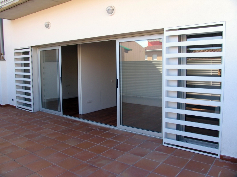 VISTA DESDE EL EXTERIOR