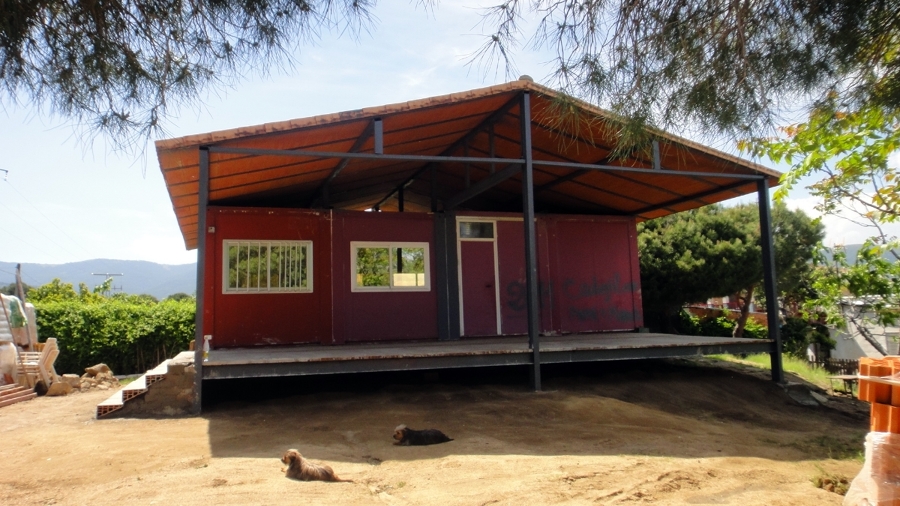 Vista latera el porche