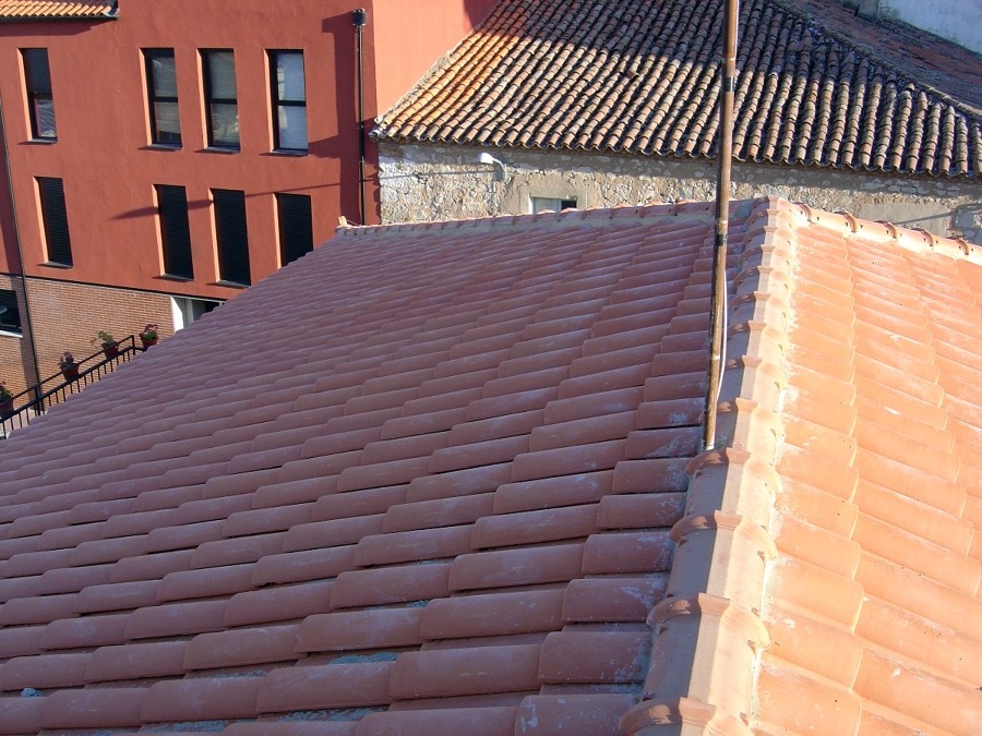 Vista parcial del tejado terminado