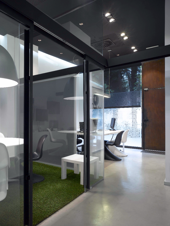 Vista sala juntas y recepción