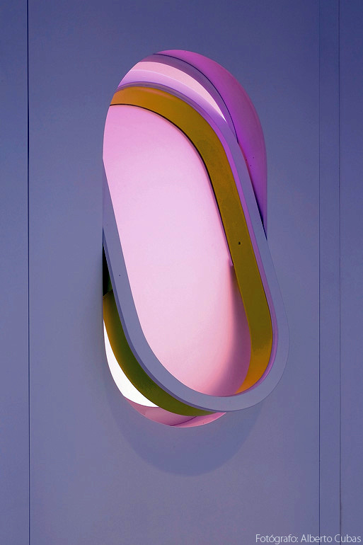 Vivienda con control Domótico y cambio de color