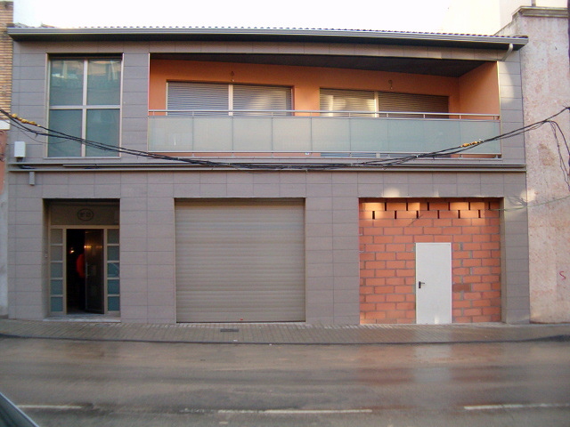 VIVIENDA EN CASPE