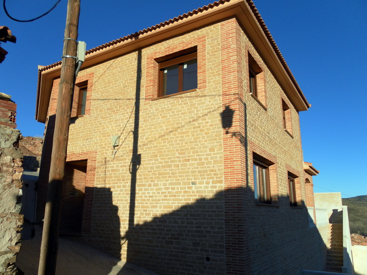 VIVIENDA EN MONTALBAN