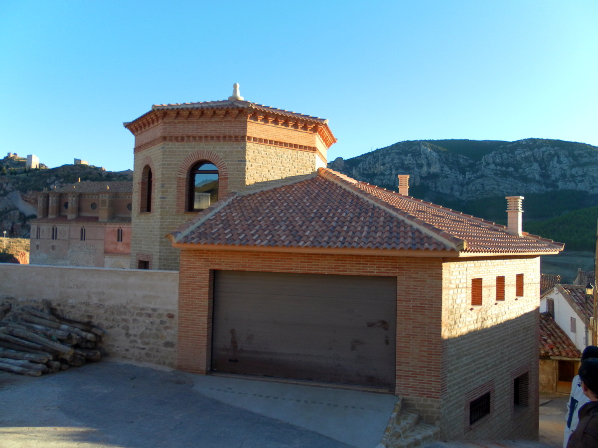 VIVIENDA EN MONTALBAN