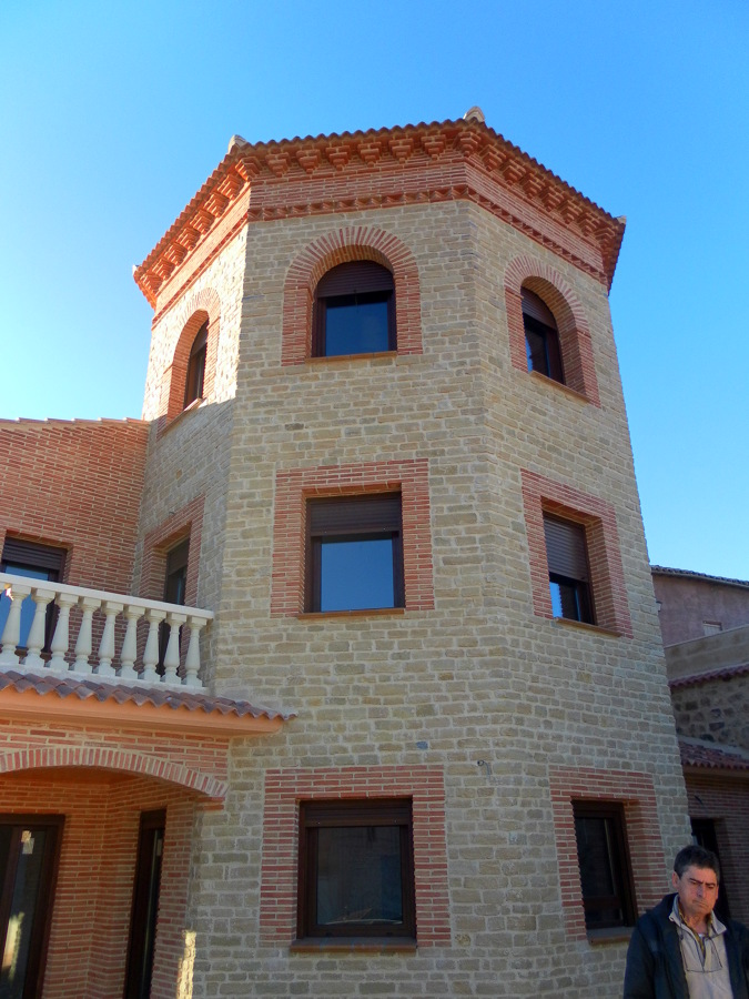 VIVIENDA EN MONTALBAN