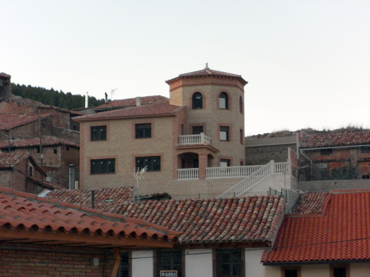 VIVIENDA EN MONTALBAN