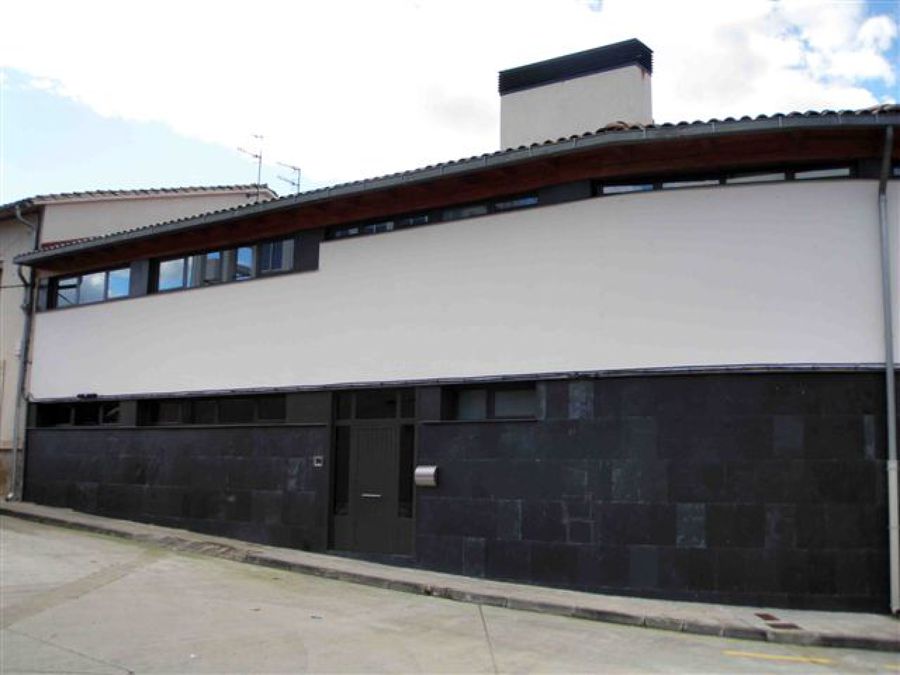 VIVIENDA EN PUENTE LA REINA