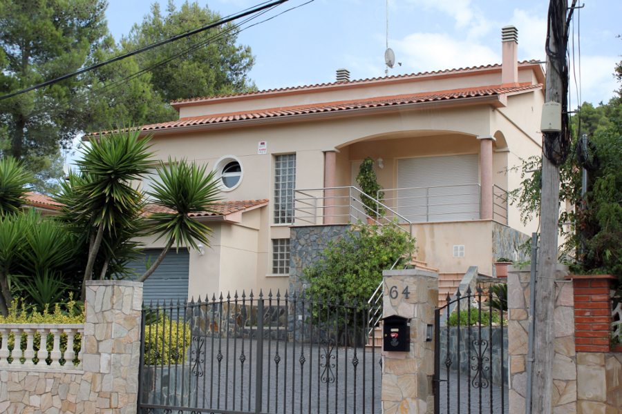 VIVIENDA UNIFAMILIAR AISLADA 180 M2