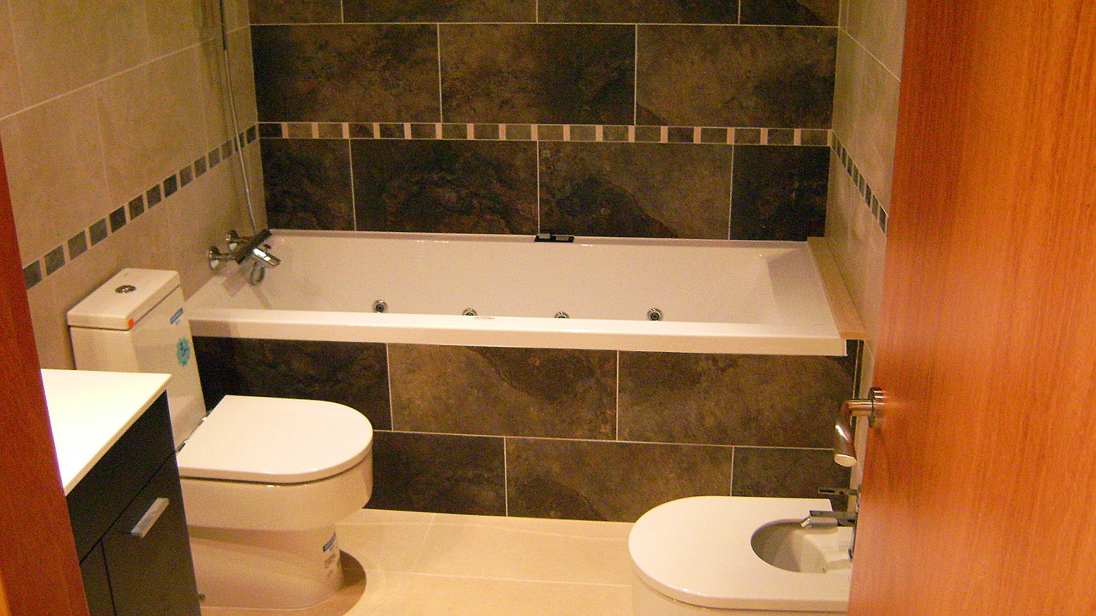 Vivienda unifamiliar aislada. Baño1 bañera