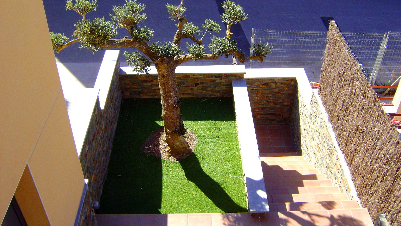 Vivienda unifamiliar aislada jardin