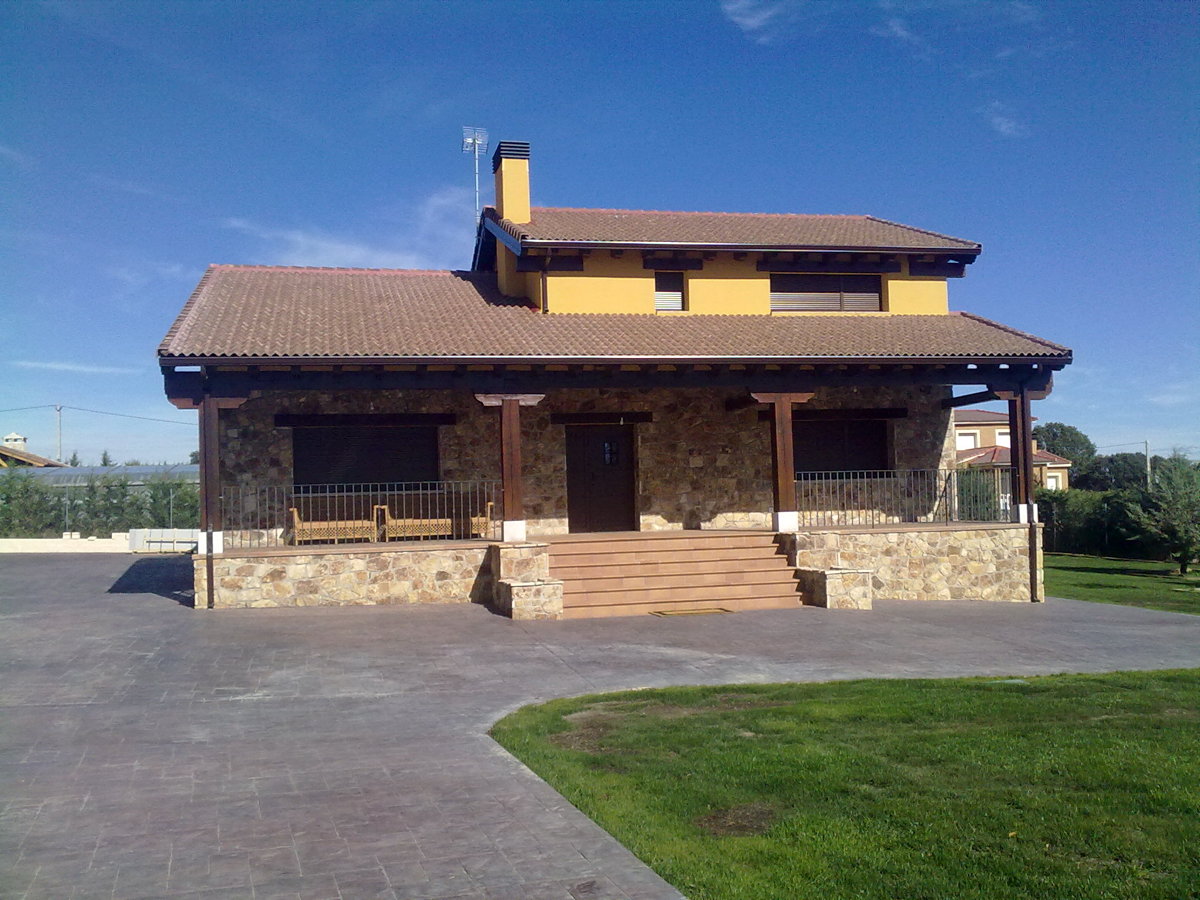 VIVIENDA UNIFAMILIAR AISLADA. URBANIZ. PRADO PINILLA. SEGOVIA.