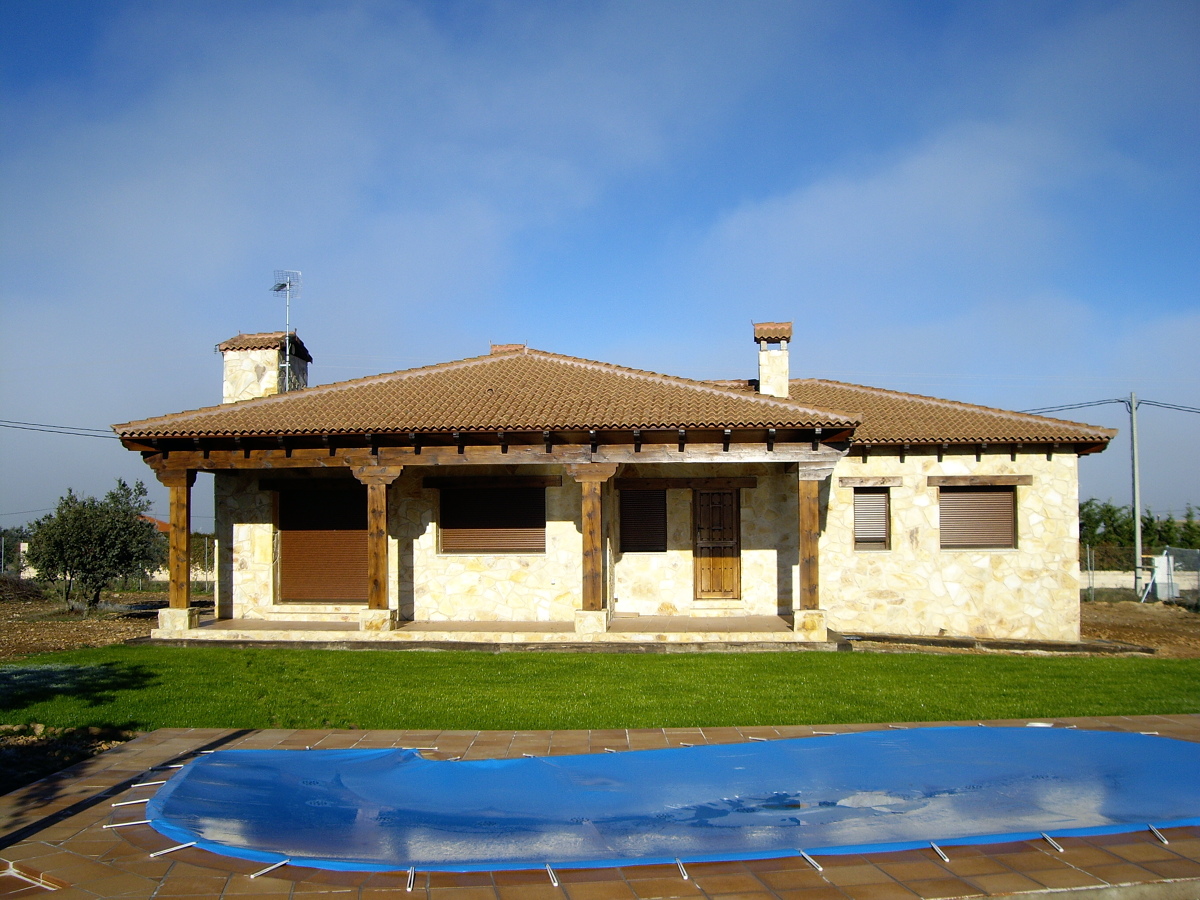 VIVIENDA UNIFAMILIAR AISLADA. URBANIZ. PRADO PINILLA. SEGOVIA.