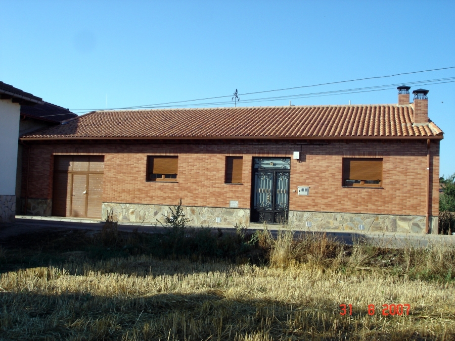 VIVIENDA UNIFAMILIAR AISLADA 