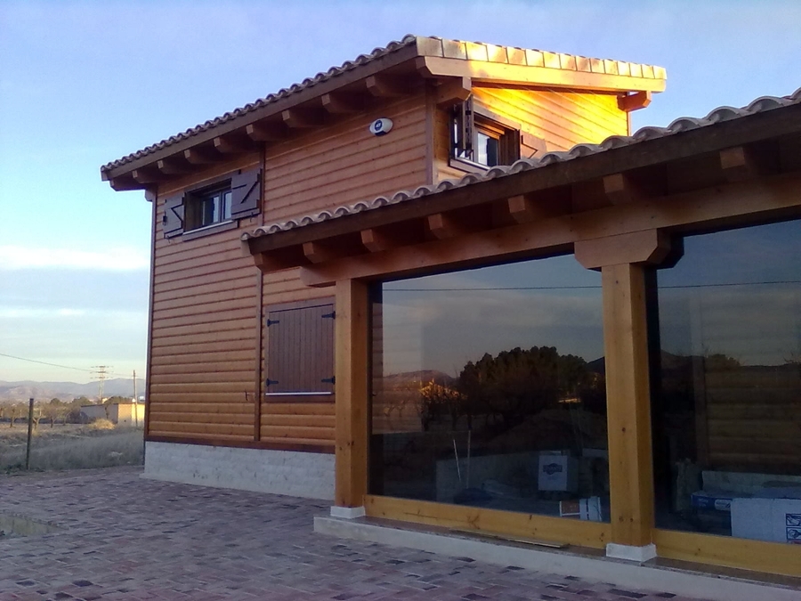 VIVIENDA UNIFAMILIAR DE MADERA