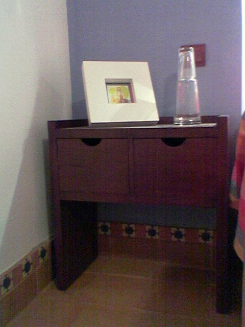 Vivienda unifamiliar en bloque sita en Sevilla. Diseño mesilla