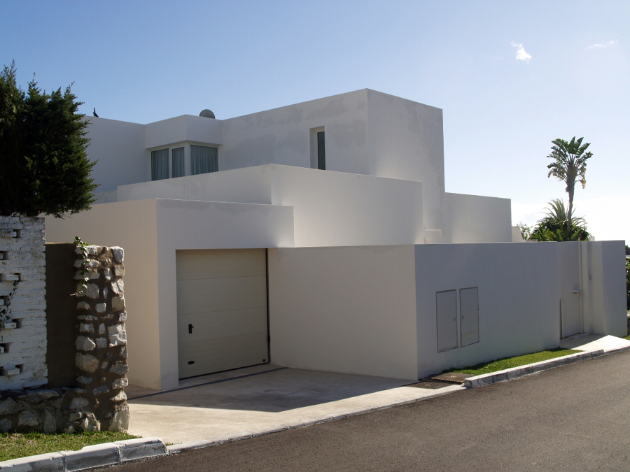 VIVIENDA UNIFAMILIAR EN MARBELLA-REFORMA Y AMPLIACION