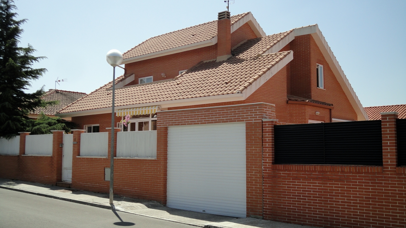 Vivienda unifamiliar en Torres de la Alameda